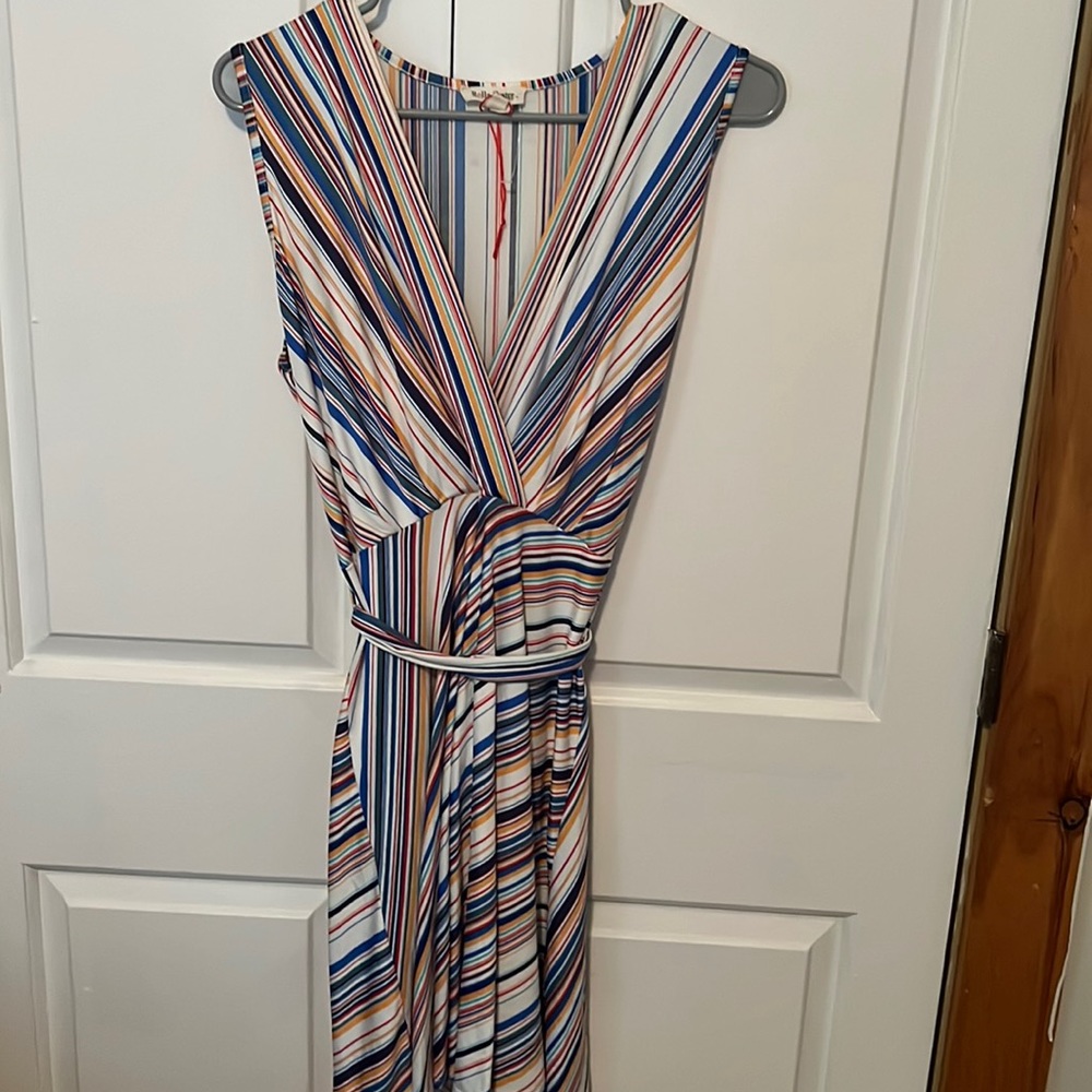 V neck dress